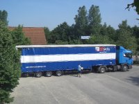 Stage Truck  FH12 mit gekrÃ¶pftem Planenauflieger 001.JPG